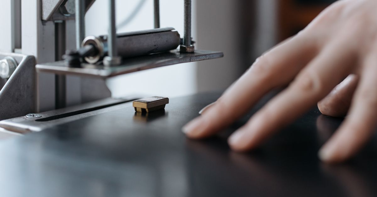car key cutting machine — Parkway Village TN Locksmith