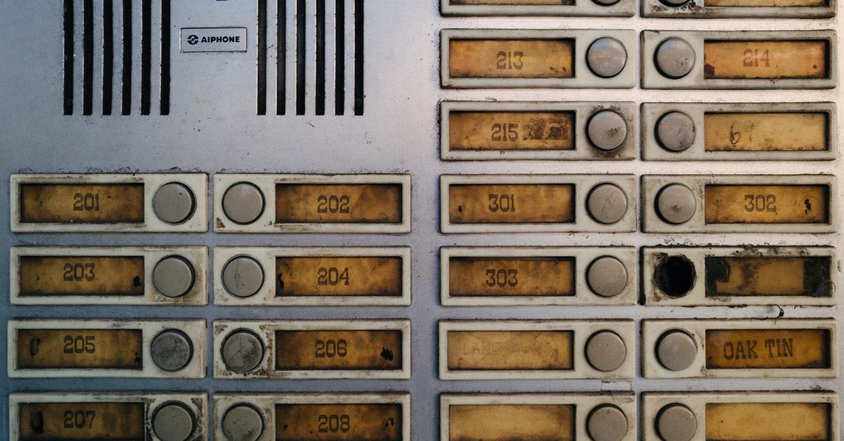 Why Memphis Properties Are Upgrading to Card and Fob Access Control — Parkway Village TN Locksmith